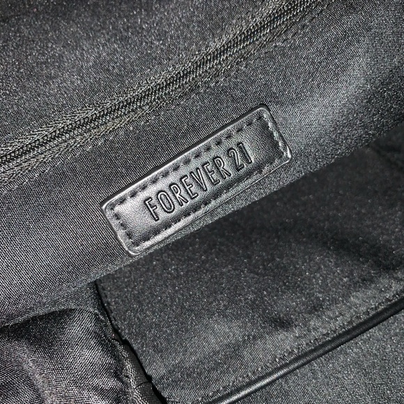 🎀Fuchsia backpack,velvet fabric. It is used, its condition is excellent.🎀#FORP - Picture 9 of 17